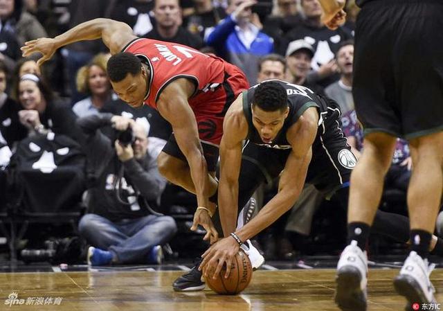  汉诺威96进攻低迷，遭遇黑色十分钟崩盘  