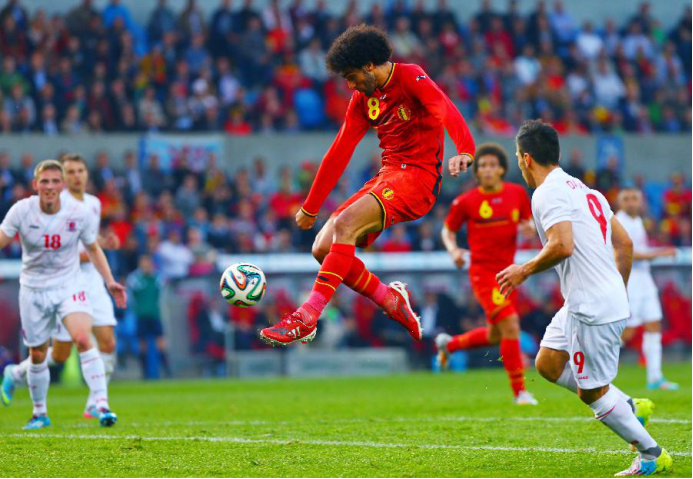 九游体育平台- 沃尔夫斯堡防守漏洞百出，主帅面临下课危机  