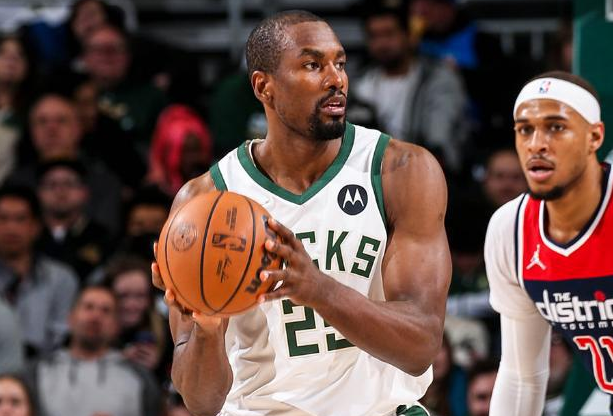 九游体育官网- 字母哥砍下50分三双，雄鹿客场逆转凯尔特人晋级东决  